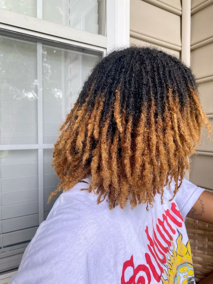 Loc Coloring